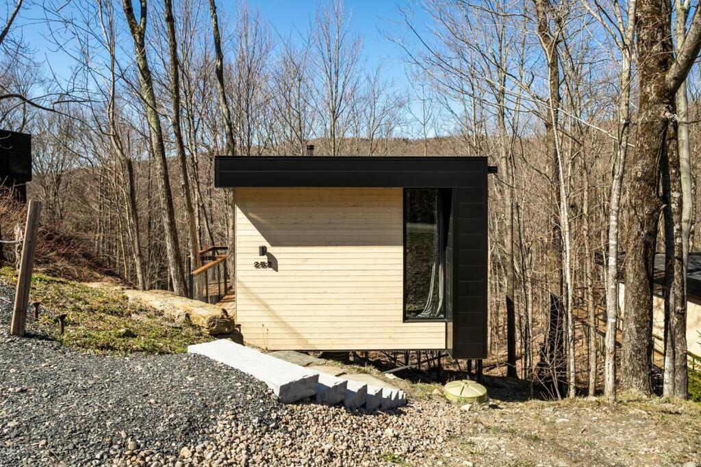 فيلا Cabin Sutton 252 - En Harmonie Avec La Nature! المظهر الخارجي الصورة