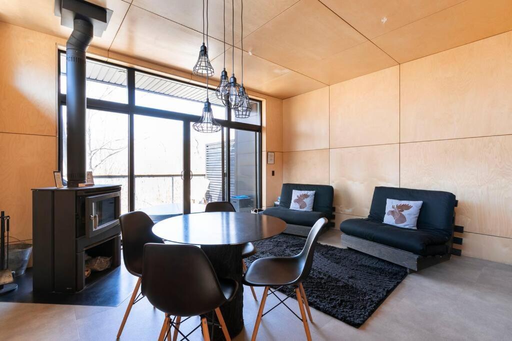 فيلا Cabin Sutton 252 - En Harmonie Avec La Nature! المظهر الخارجي الصورة